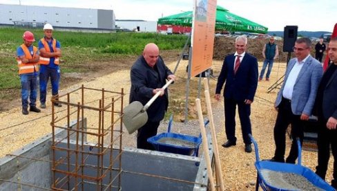 Austrijska kompanija „Šibel“ počela izgradnju fabrike u Jagodini - Palma: Danas je patriotizam kada se zaposli i jedan radnik (FOTO)