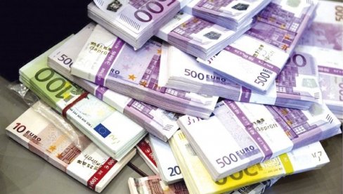 САДА ЈЕ СВЕ ЈАВНО: Они не раде, а примају од 1.000 до 2.000 евра месечно