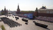 ЦРВЕНИМ ТРГОМ ПРОДЕФИЛОВАЋЕ 11.000 ВОЈНИКА: На полигону Алабино код Москве одржана проба војне параде