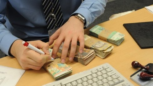 PROSEČNA PLATA 58.892 DINARA: Povećanje za 6,3 odsto nego u istom mesecu prošle godine