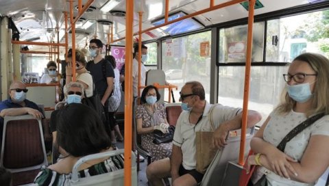 У појединим аутобусима јавног градског превоза - паклено: Тешко са маском кад не ради клима