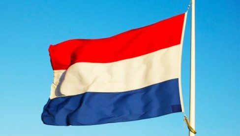 ВЛАДА ОДОБРИЛА: Запослени у холандској националној железници носиће палице ВЛАДА ОДОБРИЛА: Запослени у холандској националној железници носиће палице