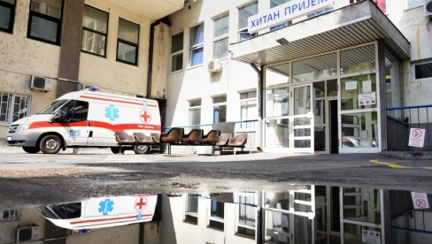 ŽIVOTNO UGROŽEN POVREĐENI NAVIJAČ PARTIZANA! Brutalna tuča na ulici umalo odnela jedan život!