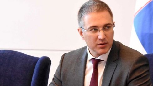 OGLASIO SE MINISTAR STEFANOVIĆ: Nakon brutalnih scena nasilja na protestima, država ima jasnu poruku OGLASIO SE MINISTAR STEFANOVIĆ: Nakon brutalnih scena nasilja na protestima, država ima jasnu poruku