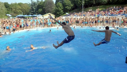 СПАС ОД ТРОПСКИХ ТЕМПЕРАТУРА: Новости истражују - колико кошта да се расхладите на базенима широм Србије
