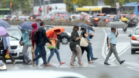 PLJUSKOVI SMENJUJU SUNCE: Leto opet uzima slobodan vikend