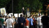 ПРИВЕДЕНО НЕКОЛИКО ДЕМОНСТРАНАТА: Полиција пред поноћ одговорила на провокације