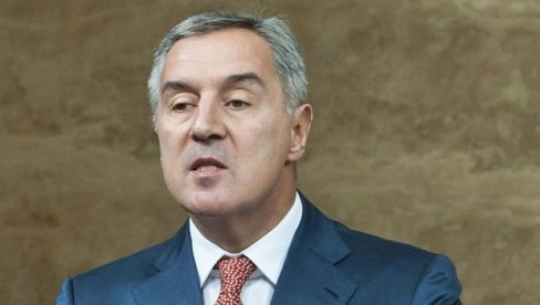 MILU SE PONOVO PRIVIĐA VELIKA SRBIJA: Đukanović opet o devedesetim, svoju ratnu ulogu zaboravio