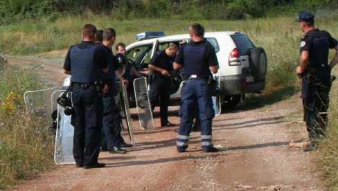 НОВИ, СРАМНИ ИНЦИДЕНТ У ЗВЕЧАНУ: Куртијева полиција у Грабовцу зауставила српско санитетско возило