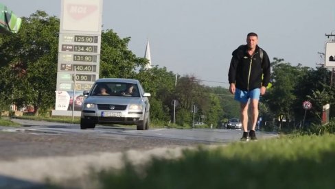 KILOMETRI ZA MIU: Vladan Vurgedija na pešačkom maratonu za pomoć i lečenje četvorogodišnjakinje iz Paraćina