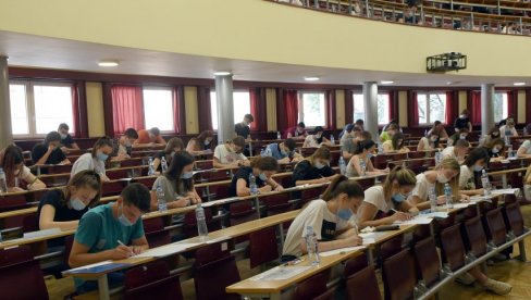 VAŽNA VEST ZA STARE STUDENTE: Vlada usvojila predlog - produžen rok za završetak studija