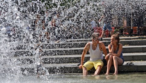 ВРУЋИНЕ СУ НАВЕЛИКО ПОЧЕЛЕ, АЛИ ЛЕТО НИЈЕ: Најтоплије годишње доба стиже нам у уторак, у 11.13 часова