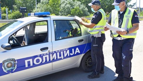 ZA DAN 12 SAOBRAĆAJNIH NESREĆA: Policija u Novom Sadu sankcionisala 102 prekršaja