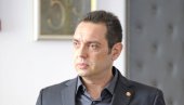 СТИГАО ПОЗИВ РУСКОГ РУКОВОДСТВА: Вулин иде на Параду победе