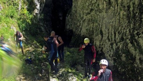 POTOPIĆE KANJON NEVIDIO: Crnogorci grade, a Srbiju i ne pitaju