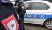 PREVRNULA SE CISTERNA SA BENZINOM U NASELJU U MILIĆIMA: Vozaču hitno ukazana pomoć, na terenu vatrogasci i ekološki inspektori