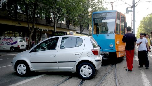 KAZNE I DO 25.000: Oko sokolovo motri na vozače - ovo je spisak prekršaja koji će vas skupo koštati