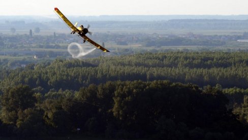 AVIONIMA NA KOMARCE: Nastavljeno zaprašivanje krvopija iz vazduha (FOTO)