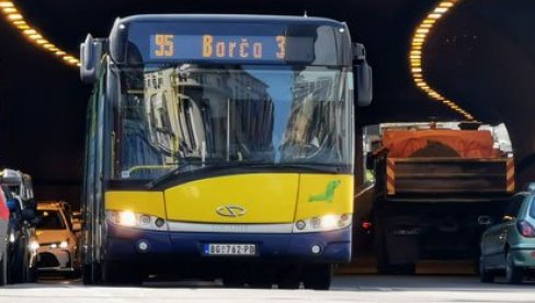 VOZAČ AUTOBUSA OSTAVIO PORUKU GRAĐANIMA, BEOGRAĐANI ODUŠEVLJENI:  Ovo bi trebalo zalepiti po svim vozilima  (FOTO)