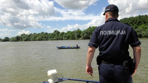 ТРАГЕДИЈА НА ДУНАВУ: Младић скочио у реку и није испливао, полиција тражи тело