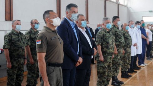 MINISTAR VULIN U NOVOM PAZARU: Vojska Srbije je još jednom dokazala da pripada svima MINISTAR VULIN U NOVOM PAZARU: Vojska Srbije je još jednom dokazala da pripada svima
