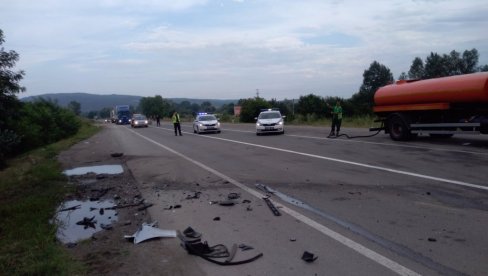 SUDAR KAMIONA I KOMBIJA: Poginula jedna osoba, saobraćaj se odvija otežano