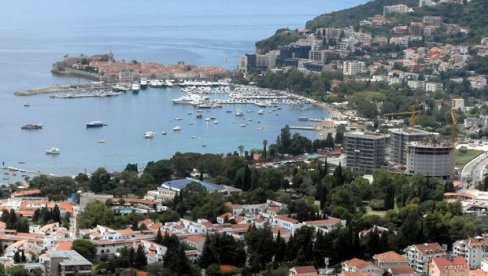 TOTALNO ZAKLJUČAVANJE: Nema izlaska iz grada, šetnji, trgova, plaža, obavezne maske i na otvorenom - lokdaun u Budvi i Tivtu! (FOTO)