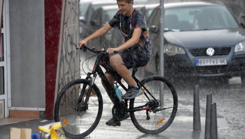 RHMZ IZDAO HITNU NAJAVU: Stiže nam nevreme, pljuskovi i grmljavina - na posebnom udaru Beograd!