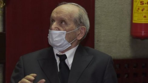 AKO SAD UMRE SKOČIĆU SA TREĆEG SPRATA: Roditelji Isidore Bjelice progovorili pre sahrane, u suzama o svojoj mezimici AKO SAD UMRE SKOČIĆU SA TREĆEG SPRATA: Roditelji Isidore Bjelice progovorili pre sahrane, u suzama o svojoj mezimici