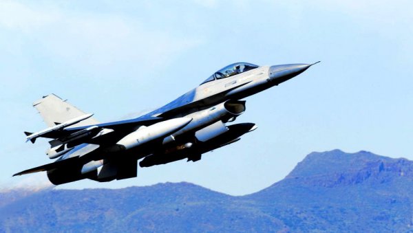 ХАОС НА НЕБУ ИЗНАД СЕВЕРНОГ МОРА: Белгијски Ф-16 пресрео руске стратешке бомбардере