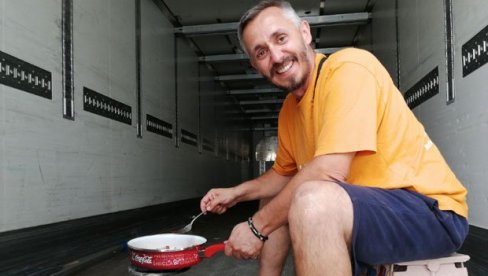 KABINA ŠLEPERA KAO DRUGA KUĆA: Igor Aleksovski iz Bora već dve godine krstari drumovima Evrope i kuje planove KABINA ŠLEPERA KAO DRUGA KUĆA: Igor Aleksovski iz Bora već dve godine krstari drumovima Evrope i kuje planove