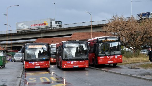 NI METAR DALJE DOK NE SEDNU TRUDNICE: Nesvakidašnja scena iz javnog prevoza - Vozač autobusa prevaspitao putnike