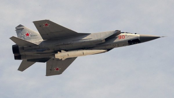 НОЋНА МОРА УКРАЈИНАЦА: Руски МИГ-31К када полети цела земља добије узбуну (ВИДЕО)