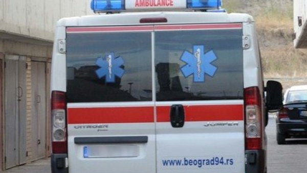 ДРАМА У БЕОГРАДУ: Жена испала из аутобуса код Сајма - повређена и њена трудна ћерка