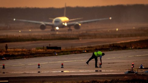 PONOVO HAOS U MINHENU: Zatvorene obe piste aerodroma, navodno uzrok dronovi