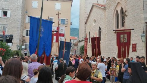 ПОДГОРИЦИ ЛИТИЈЕ КРИВЕ ЗА ШИРЕЊЕ ВИРУСА: Митрополија црногорско-приморска одбацује оптужбе националног координационог тела