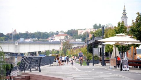 VRATILO NAM SE LETO: Danas sunčano i osetno toplije - od ponedeljka ponovo promena vremena