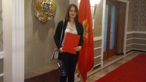 МАЈА СЕ ОДРЕКЛА ОГРОМНОГ НОВЦА ДА БРАНИ СВЕТИЊЕ: Јунакиња из Црне Горе неће да ћути док газе српство и правосљавље