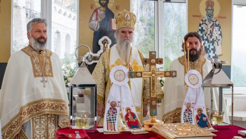 SA 82 GODINE PRVI PUT ĆU GLASATI: Mitropolit Amfilohije pozvao narod da izađe na izbore i odbrani svetinje Božije SA 82 GODINE PRVI PUT ĆU GLASATI: Mitropolit Amfilohije pozvao narod da izađe na izbore i odbrani svetinje Božije
