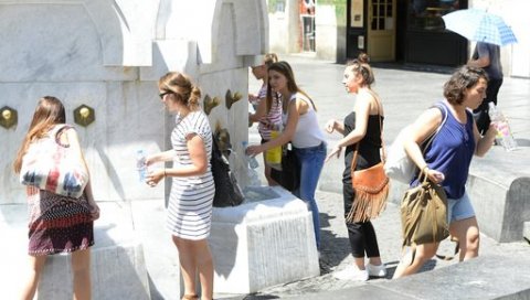 ВРЕМЕНСКА ПРОГНОЗА ЗА ПЕТАК, 3. ЈУН: Тропске врућине, температура до 32 степена