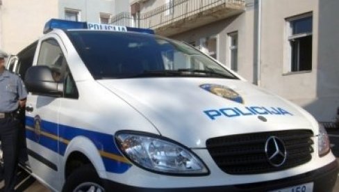 SEKUNDE IH DELILE OD SMRTI: Hrvatska policija spasila dve osobe iz poplavljenih automobila