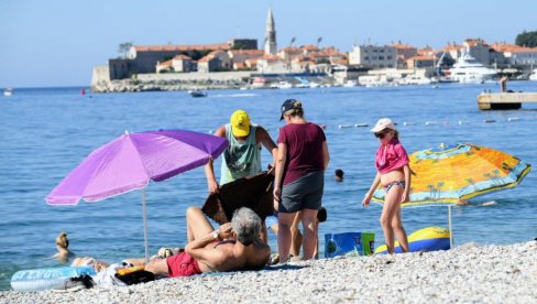 BEOGRAĐANIN U BUDVI KAŽNJEN SA 500 EVRA: Pazite kako razgovarate sa decom, iste muke mogu i vas da snađu