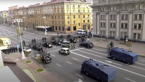 PROTESTI U MINSKU: Demonstranti zaustavljeni na putu ka Lukašenkovoj rezidenciji (FOTO)