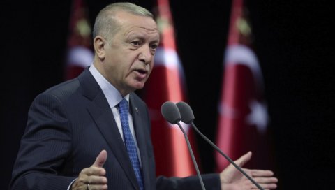 ОГРОМАН ПАД ТУРСКЕ ЛИРЕ: Један Ердоганов непромишљен потез гурнуо валуту у амбис