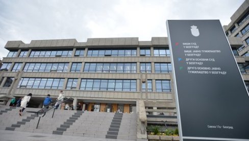 ОБОРИО ЈЕ НА КРЕВЕТ И РУКАМА ЗАДАВИО: Саслушан осумњичени за убиство жене у Лештанама