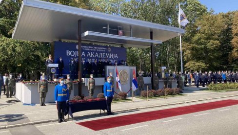 VOJSKA SRBIJE PREDSTAVILA NOVE SNAGE  Predsednik poručio: Za našu vojsku postoji samo jedna strana - SRBIJA! (FOTO/VIDEO)