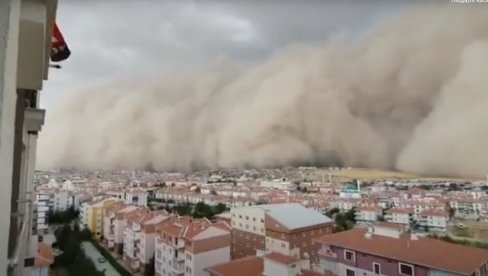 НЕ МОЖЕ НИ ДА СЕ ДИШЕ: Снажна пешчана олуја запљуснула Блиски исток (ВИДЕО)