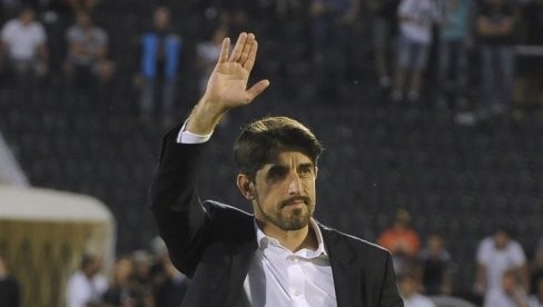 ODLAZIM MIRNE SAVESTI... Veljko Paunović se oprostio od navijača Real Ovijeda ODLAZIM MIRNE SAVESTI... Veljko Paunović se oprostio od navijača Real Ovijeda