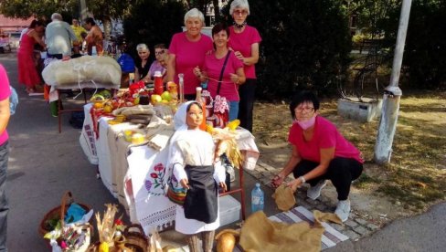 JESENJE ČAROLIJE JAČE OD KORONE: Održana tradicionalna manifestacija u Sečnju  (FOTO)