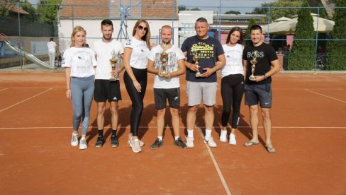 TENIS SE IGRAO U ŽITIŠTU: Dame organizovale istorijski turnir